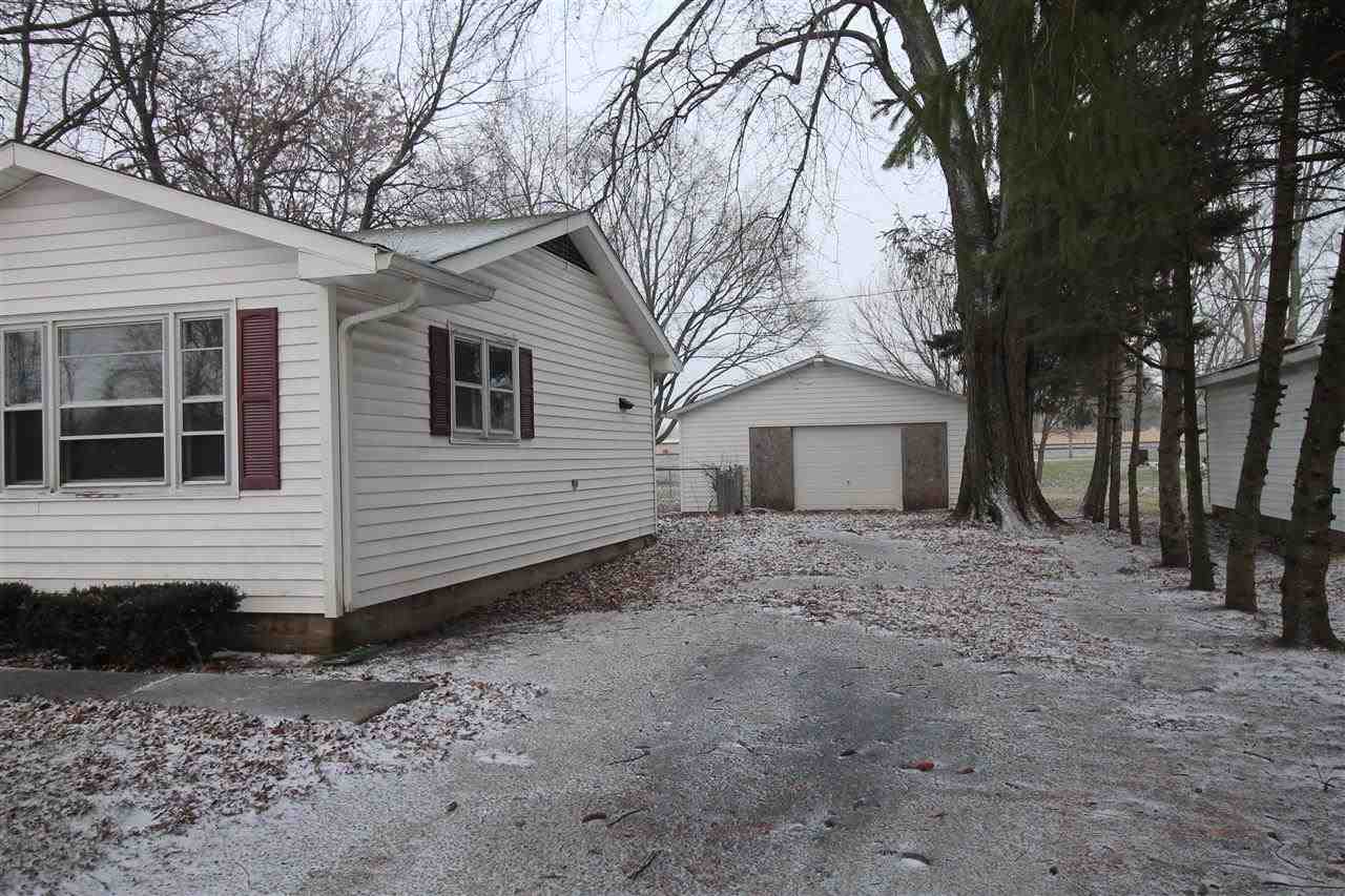 510 N Buckeye St, Fairmount, IN 46928 photo 2