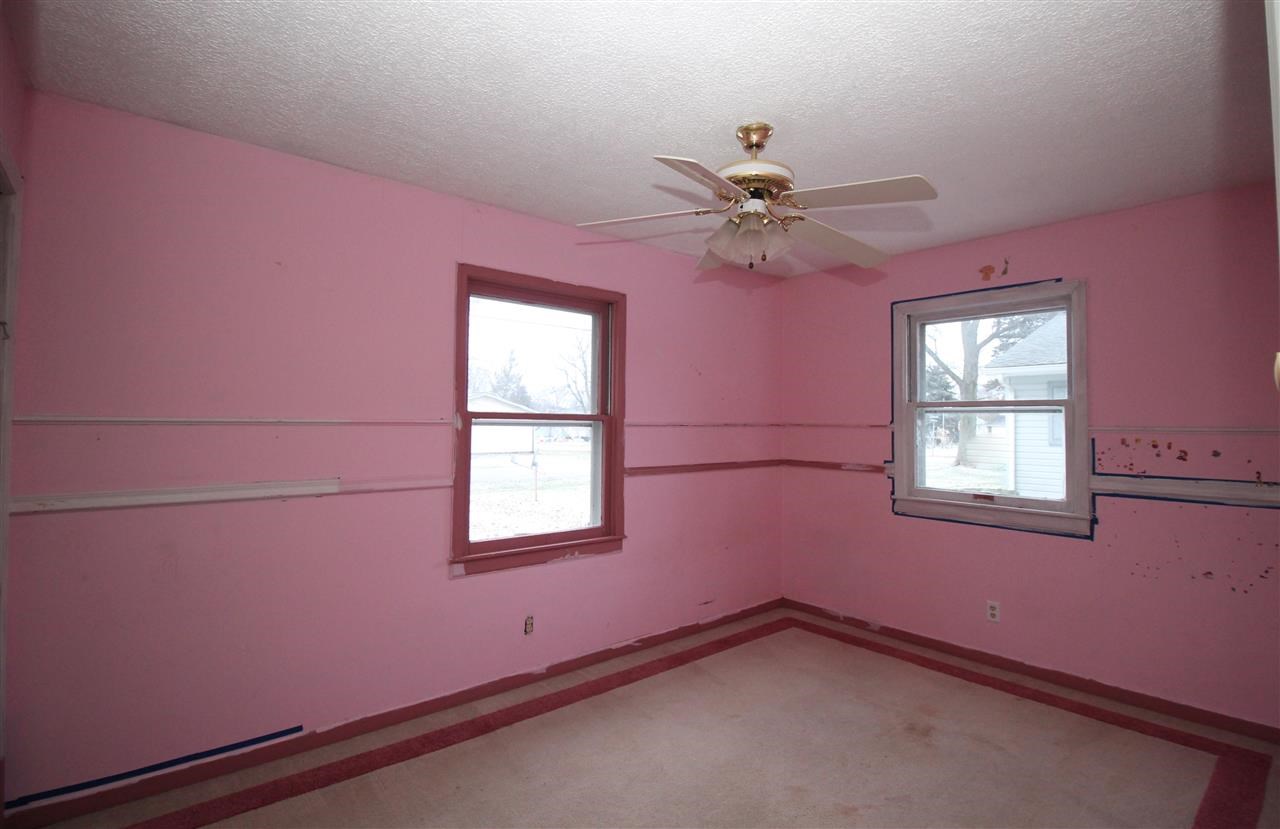 510 N Buckeye St, Fairmount, IN 46928 photo 6