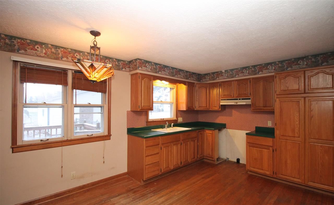 510 N Buckeye St, Fairmount, IN 46928 photo 4