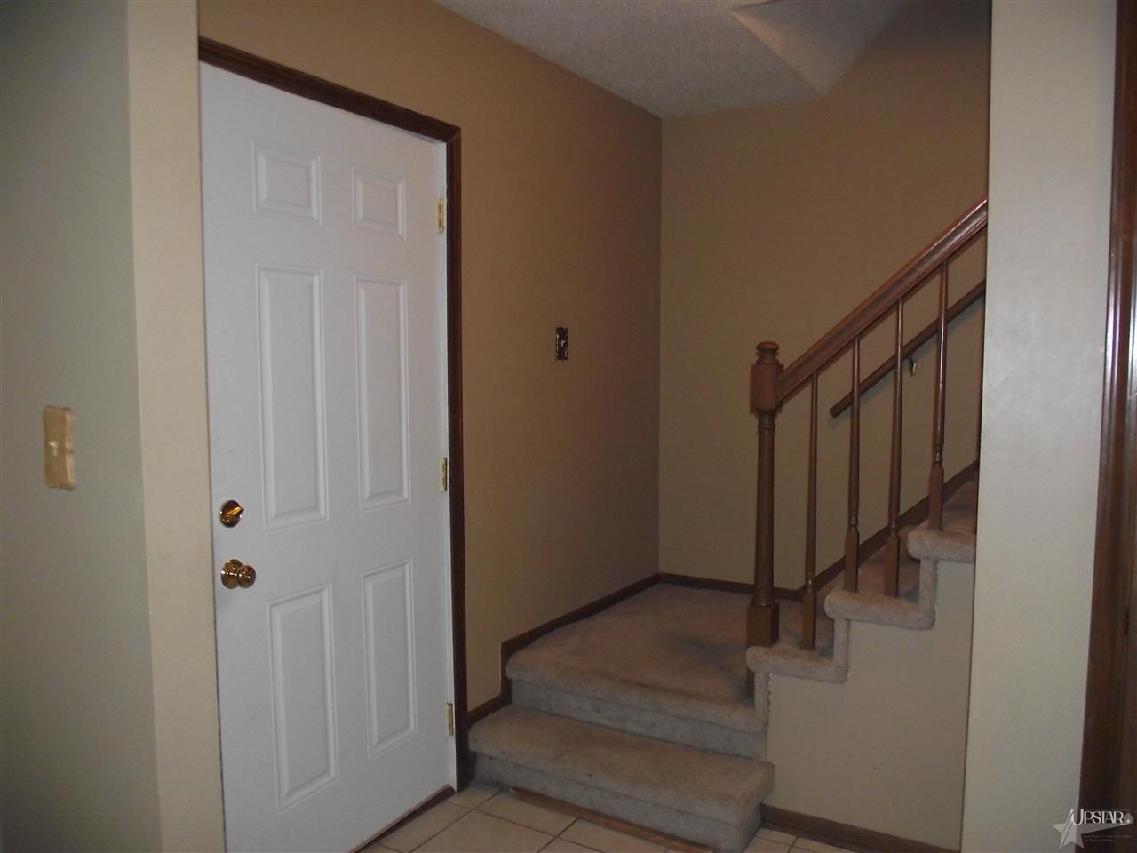6203 Goodfellow Dr, Fort Wayne, IN 46835 photo 2