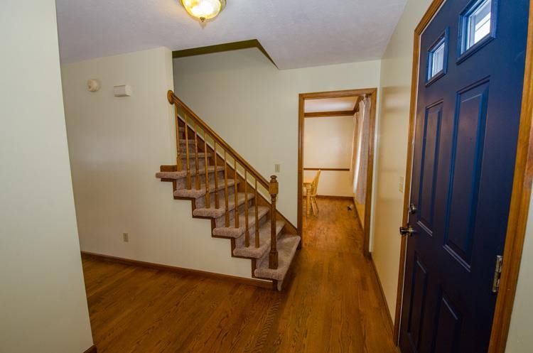 51555 Steeple Chase Ct, Granger, IN 46530 photo 2