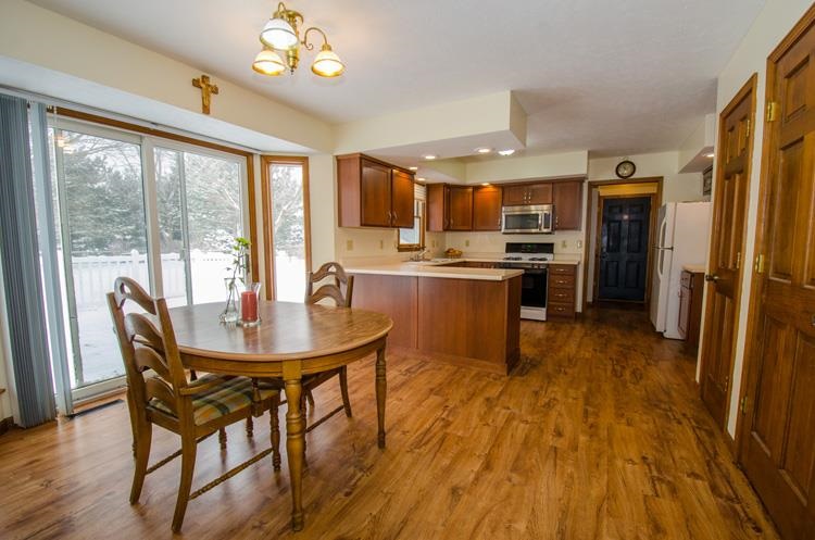51555 Steeple Chase Ct, Granger, IN 46530 photo 4