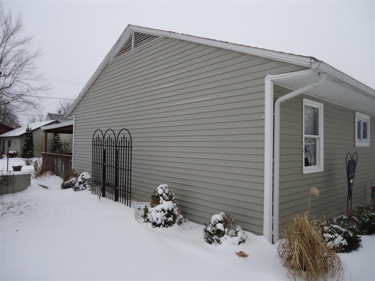 509 E Walnut St, Akron, IN 46910 photo 18