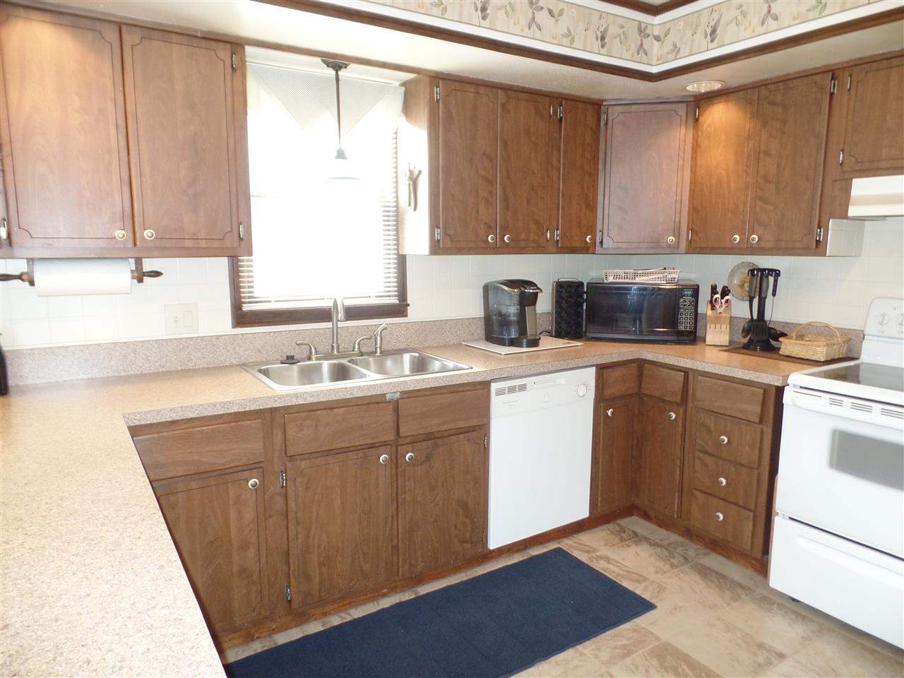 10122 Helena Dr, Granger, IN 46530 photo 6