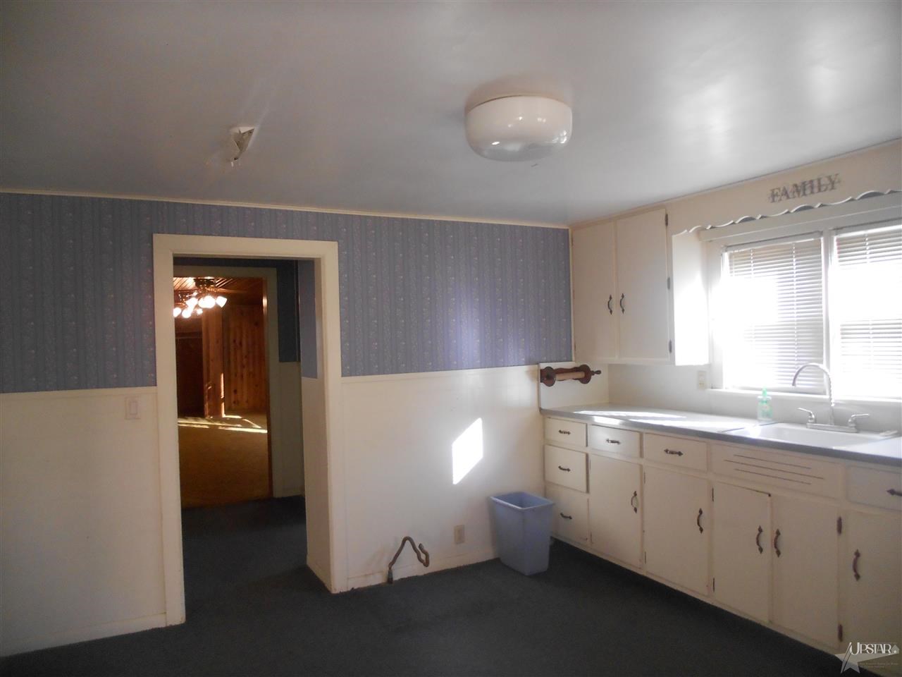 500 E Wabash Ave, Wakarusa, IN 46573 photo 5