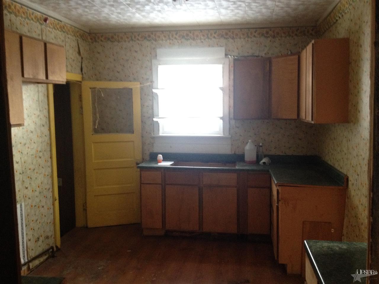 1829 Wheeler St, Fort Wayne, IN 46808 photo 2
