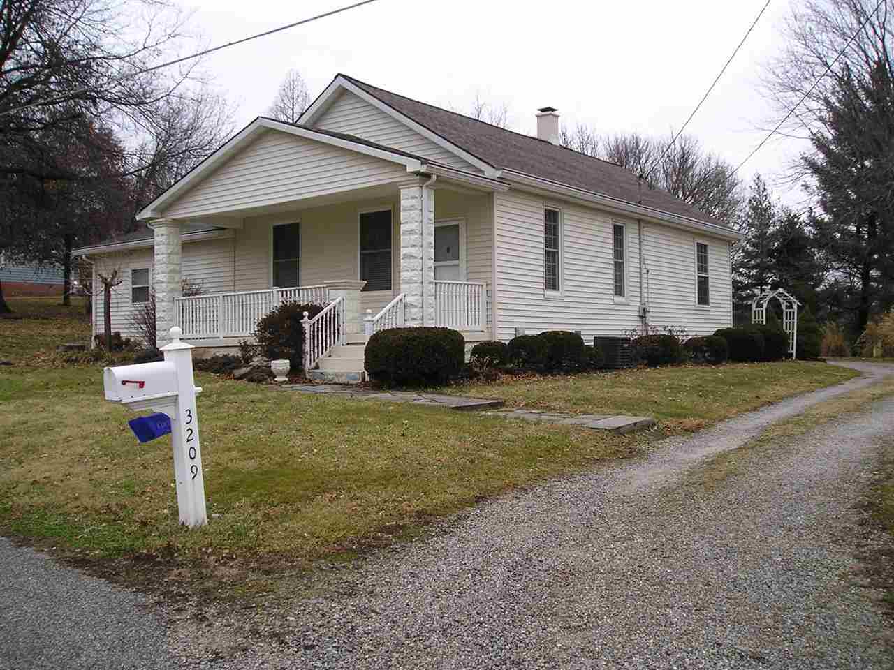 3209 Allens Ln, Evansville, IN 47720 photo 2