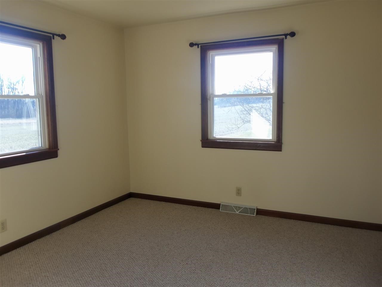 319 W 150 S, Washington, IN 47501 photo 6