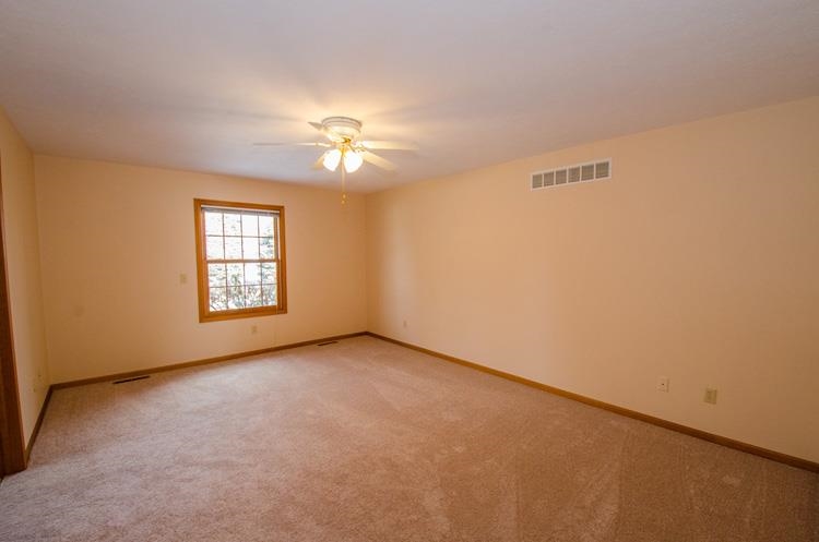 1371 Deerfield Ct, South Bend, IN 46614 photo 24