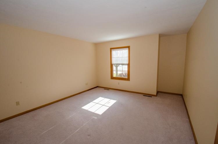 1371 Deerfield Ct, South Bend, IN 46614 photo 12