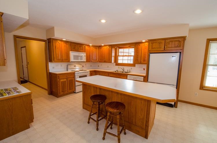 1371 Deerfield Ct, South Bend, IN 46614 photo 5