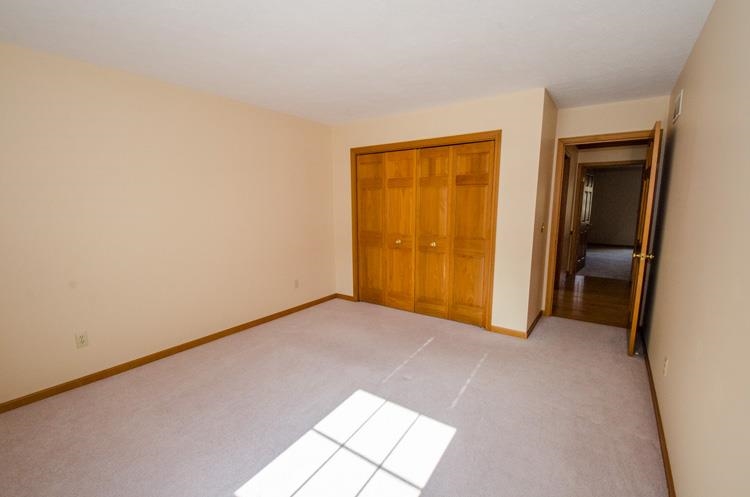 1371 Deerfield Ct, South Bend, IN 46614 photo 13