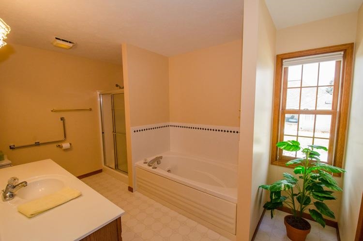 1371 Deerfield Ct, South Bend, IN 46614 photo 22