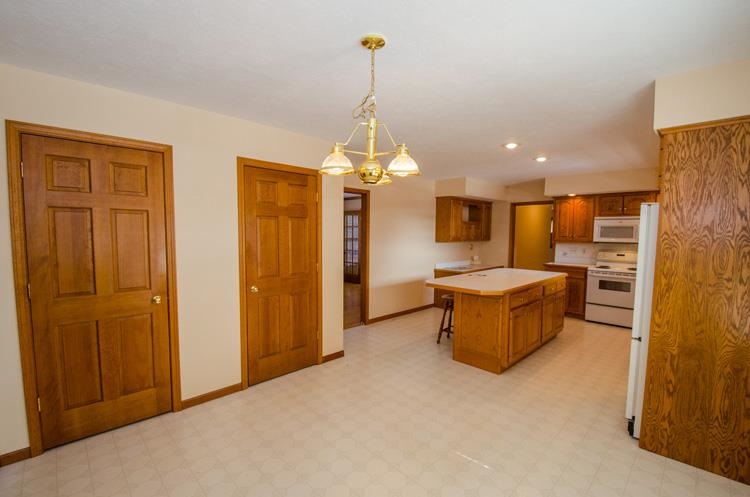 1371 Deerfield Ct, South Bend, IN 46614 photo 14