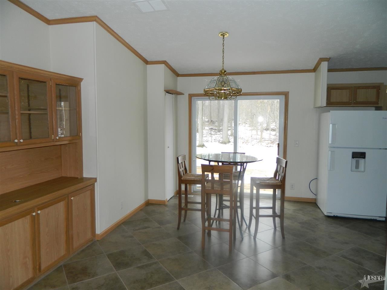2479 S Southwood Dr, Warsaw, IN 46580 photo 4