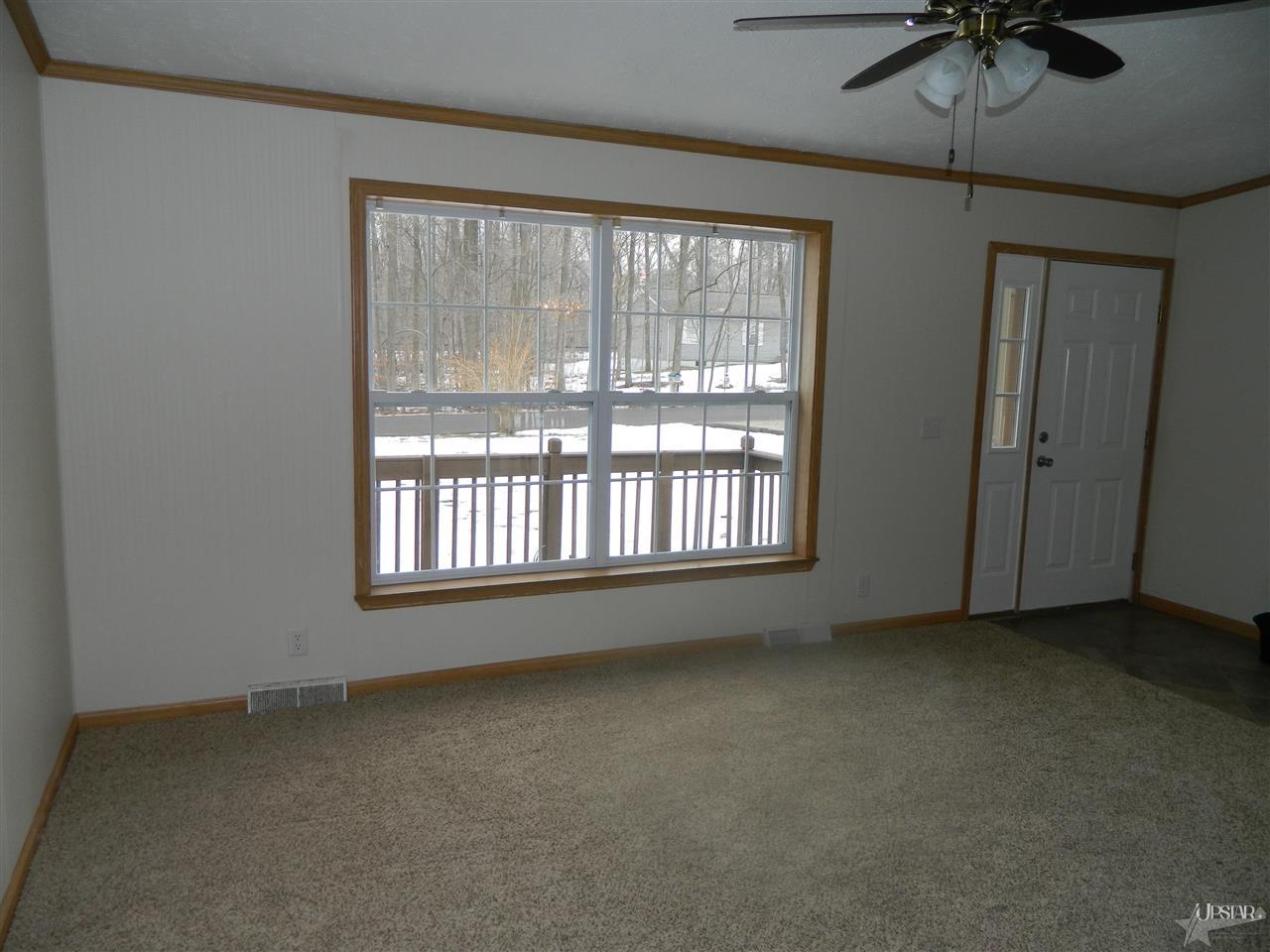 2479 S Southwood Dr, Warsaw, IN 46580 photo 3