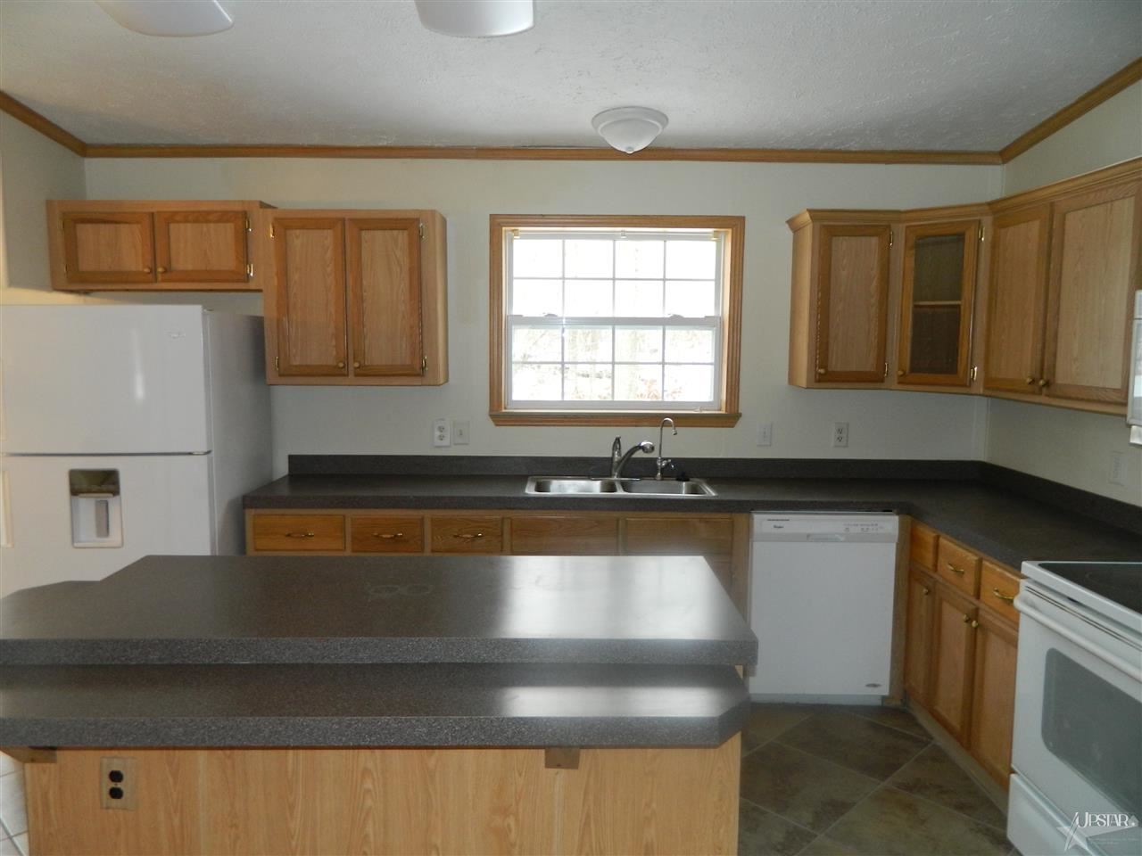 2479 S Southwood Dr, Warsaw, IN 46580 photo 6