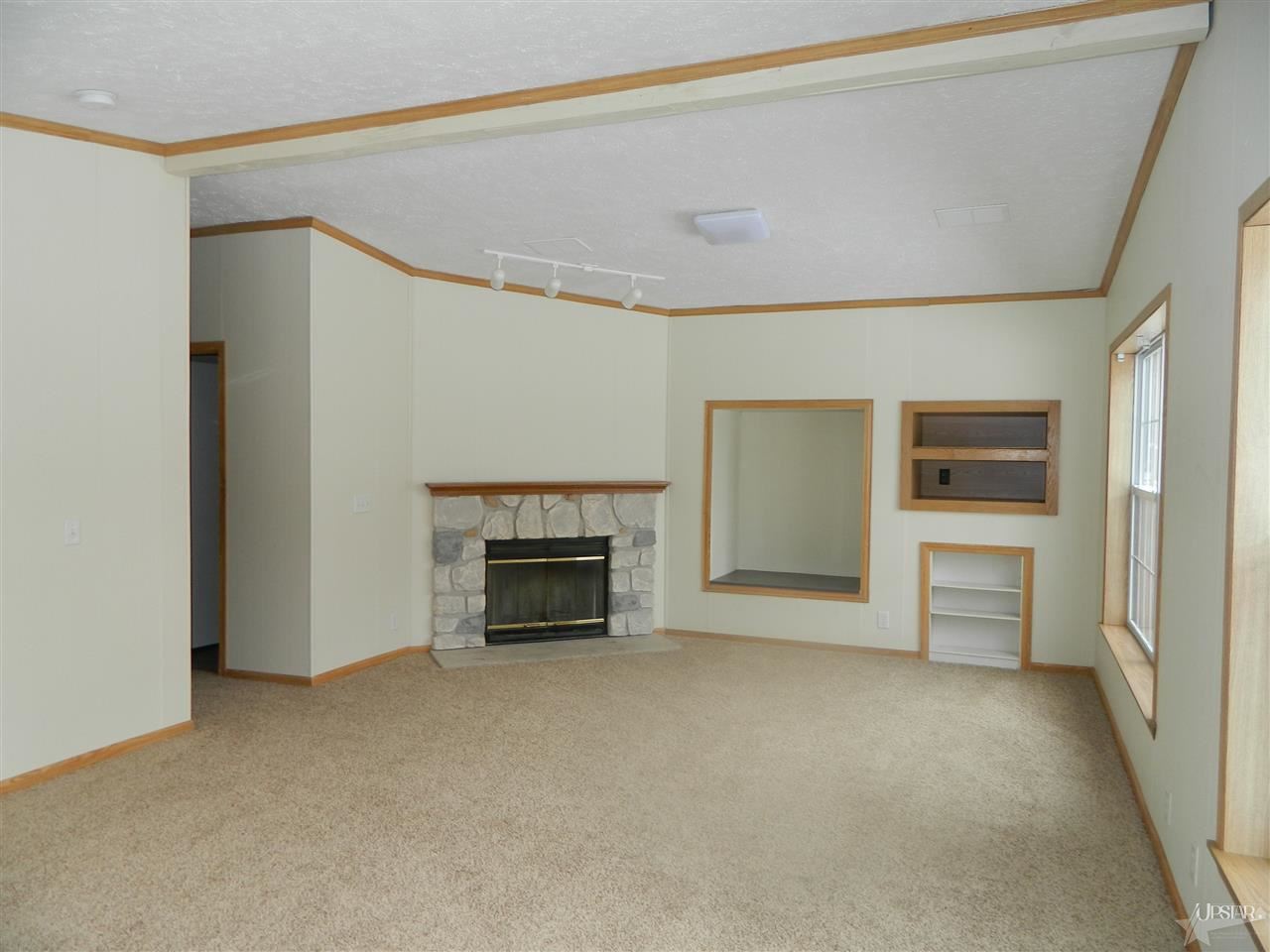 2479 S Southwood Dr, Warsaw, IN 46580 photo 8