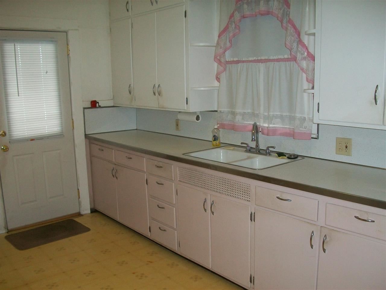 1506 Dunham St, South Bend, IN 46619 photo 5