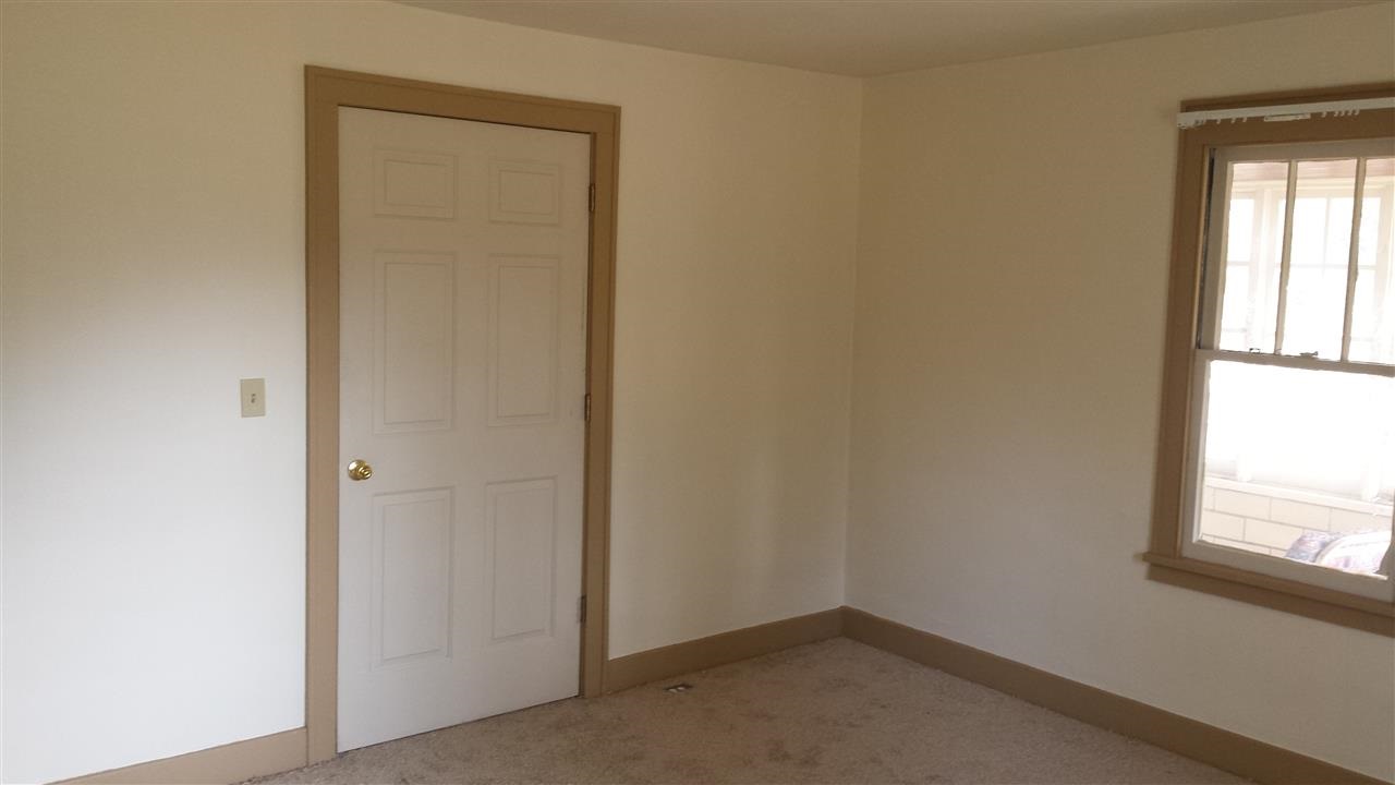 5124 E Wheatland Rd, Vincennes, IN 47591 photo 3