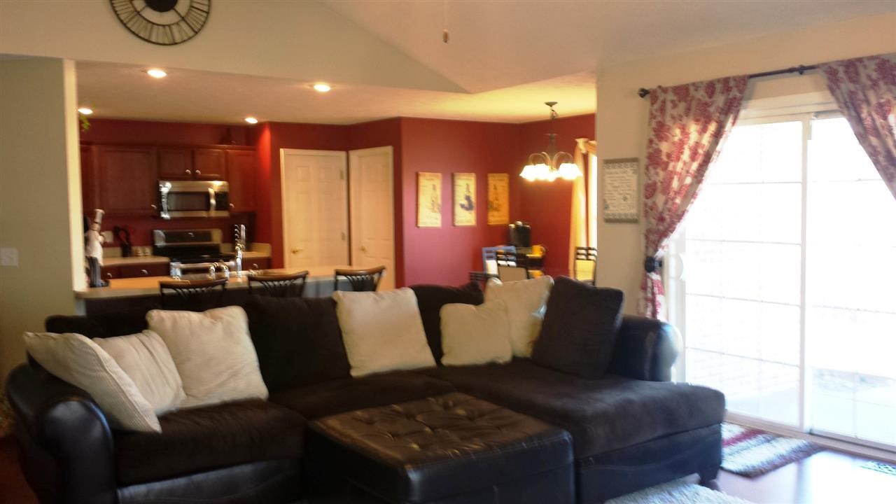 4635 Mansfield Dr, Newburgh, IN 47630 photo 3