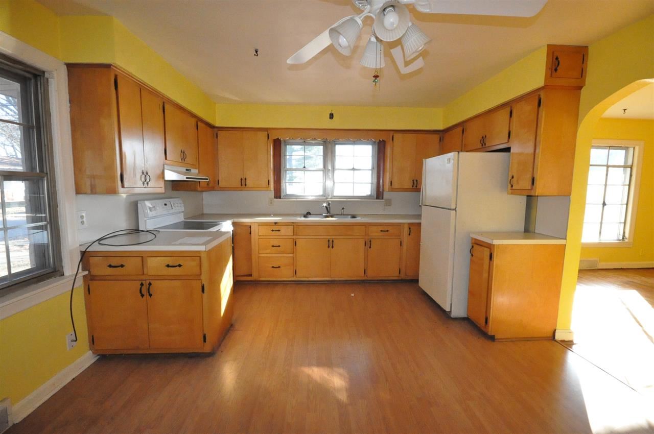 920 S Weinbach Ave, Evansville, IN 47714 photo 2