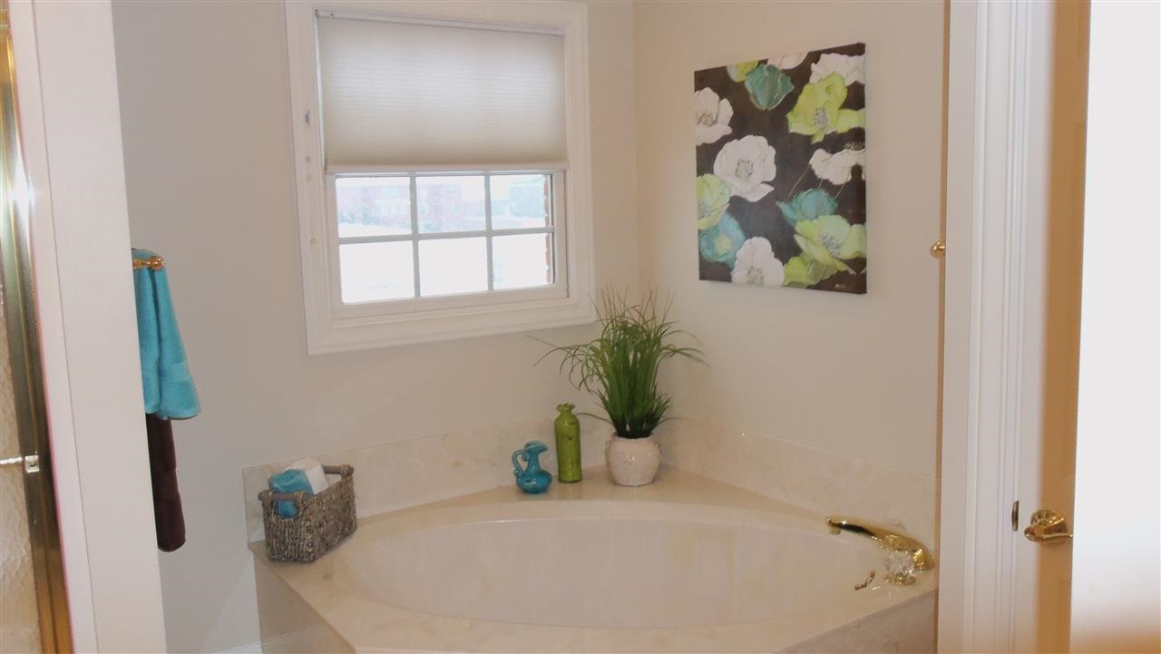 2088 Lakes Edge Dr, Newburgh, IN 47630 photo 17