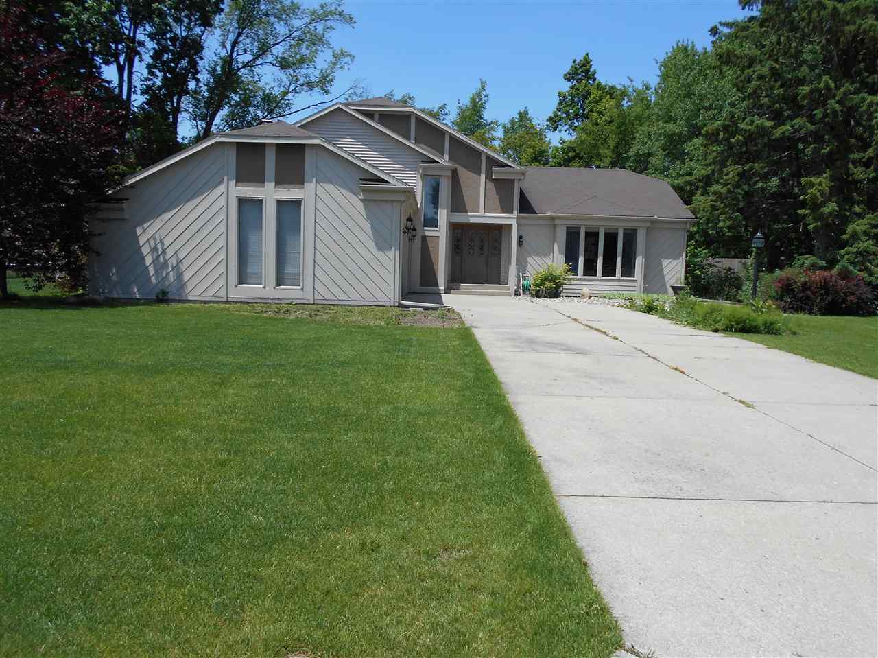 16243 Marlowe Way, Granger, IN 46530 photo 1