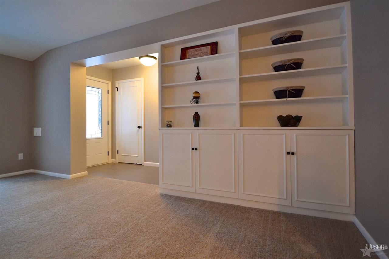 5205 Woodhurst Blvd, Fort Wayne, IN 46807 photo 5