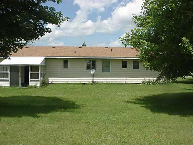 127 Orpha Dr, Middlebury, IN 46540 photo 2