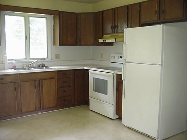 127 Orpha Dr, Middlebury, IN 46540 photo 3