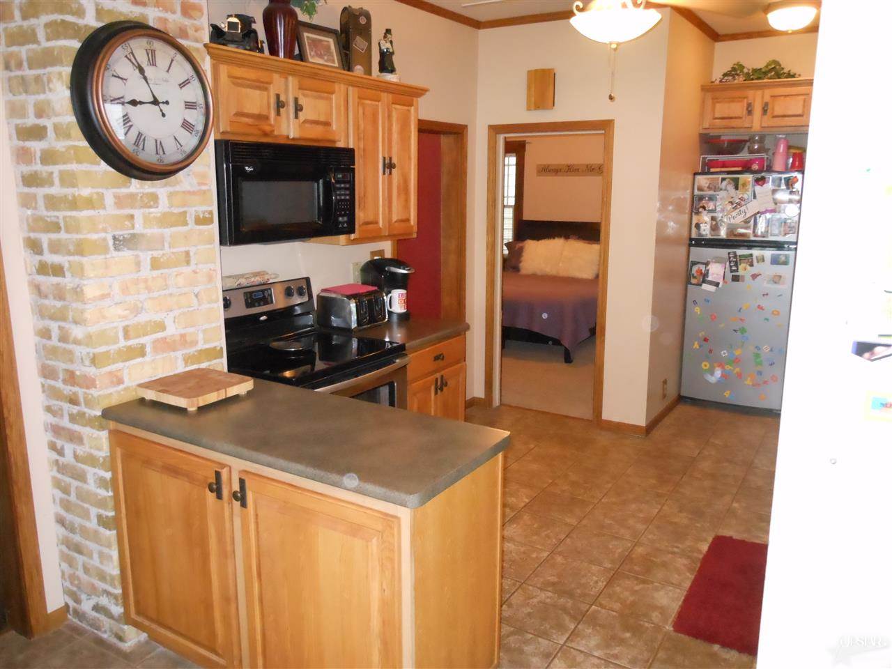2526 Florida Dr, Fort Wayne, IN 46805 photo 3