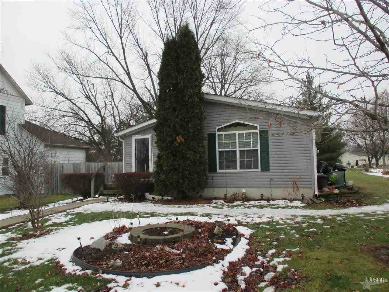 914 N Main St, Warren, IN 46792 photo 2