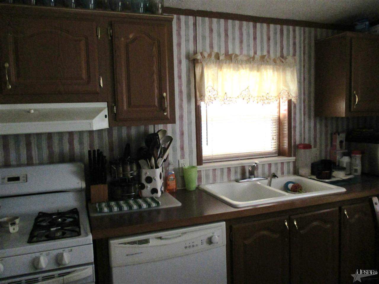 914 N Main St, Warren, IN 46792 photo 7