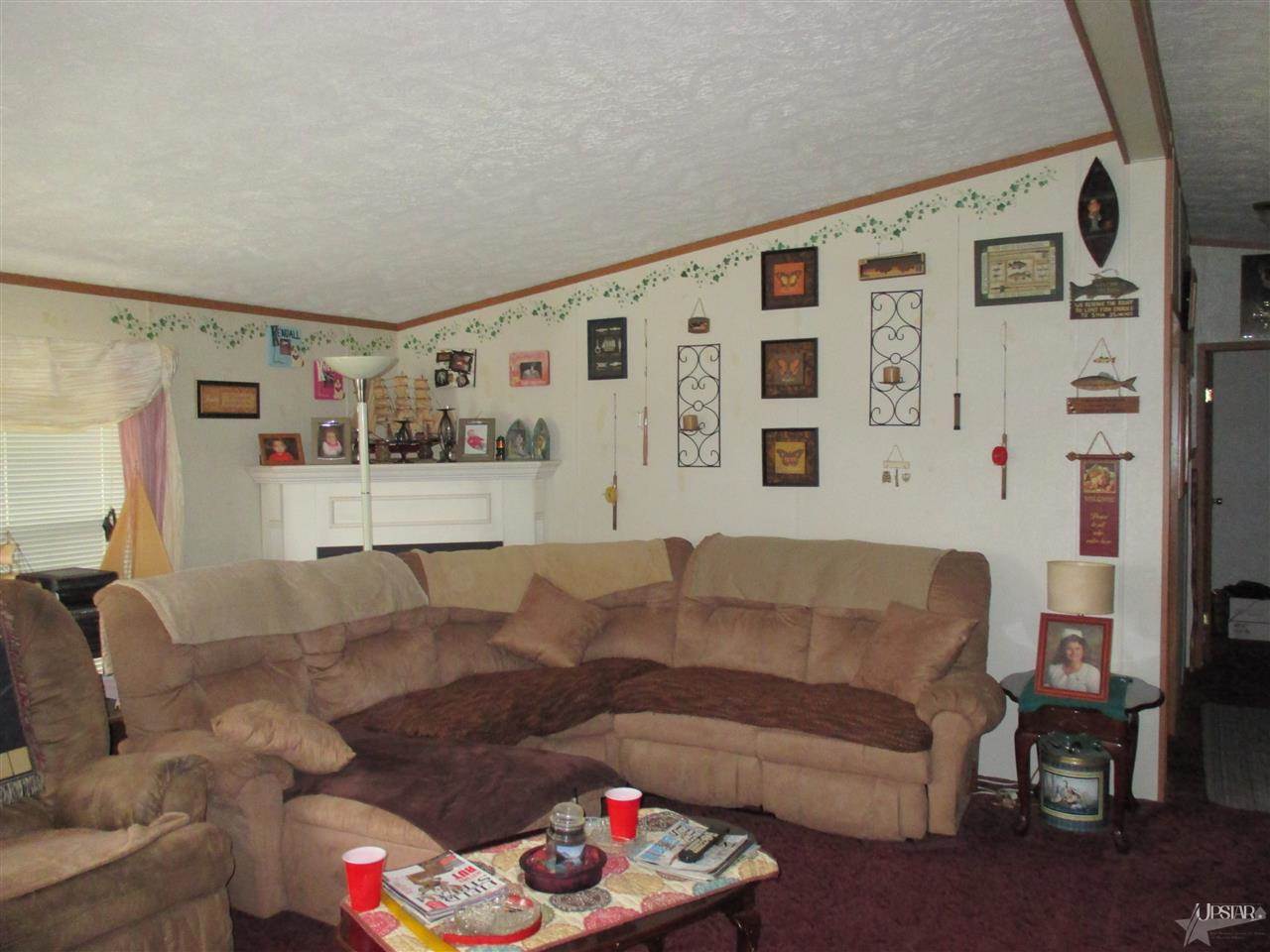 914 N Main St, Warren, IN 46792 photo 4