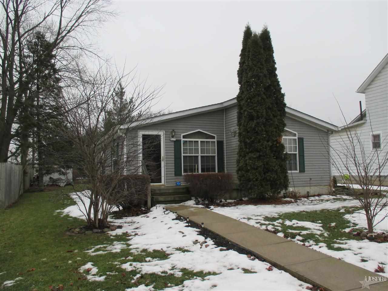 914 N Main St, Warren, IN 46792 photo 1