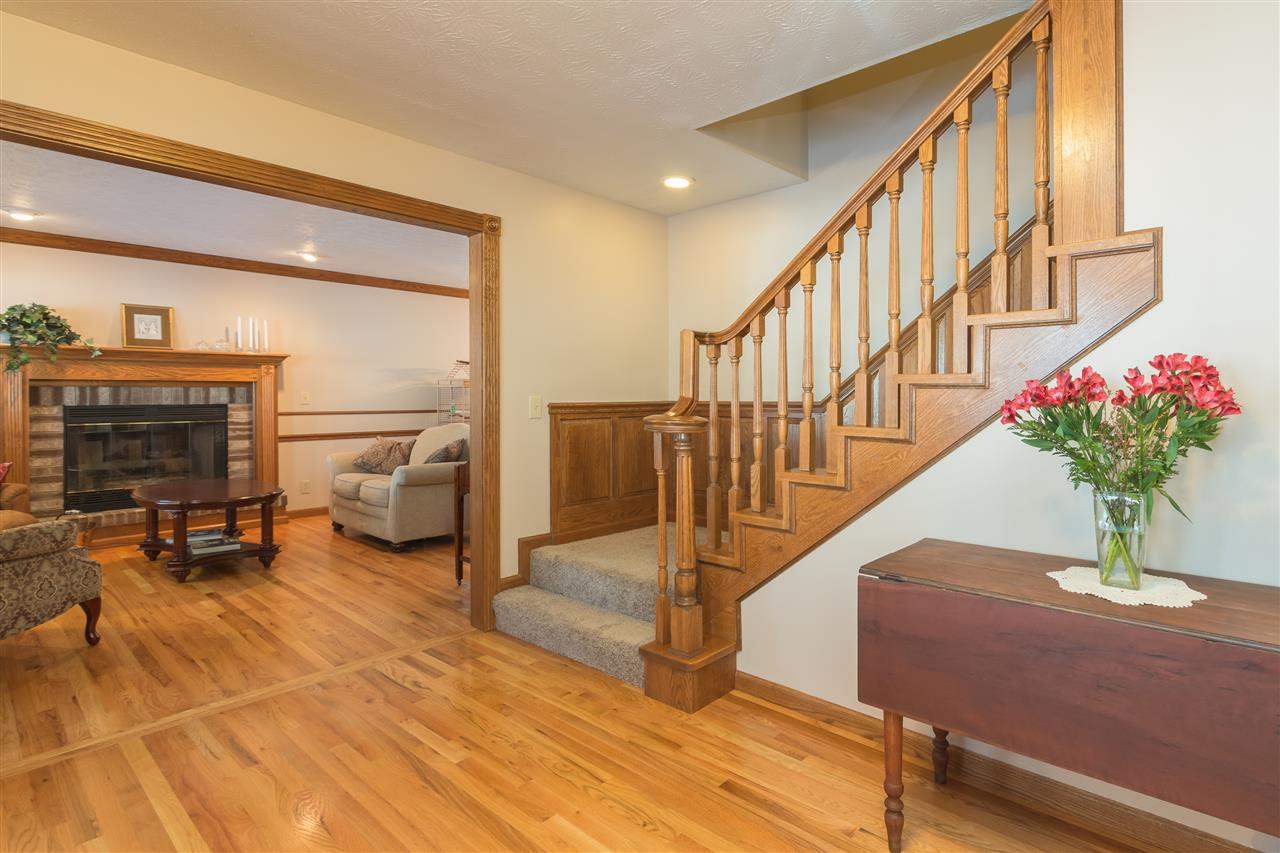 11560 Split Oak Dr, Granger, IN 46530 photo 4