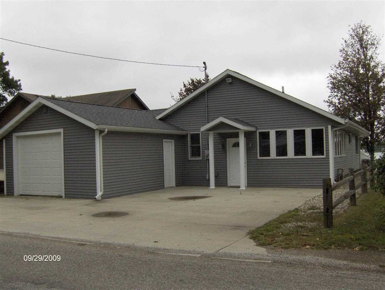 26080 N Shore Dr, Elkhart, IN 46514 photo 2