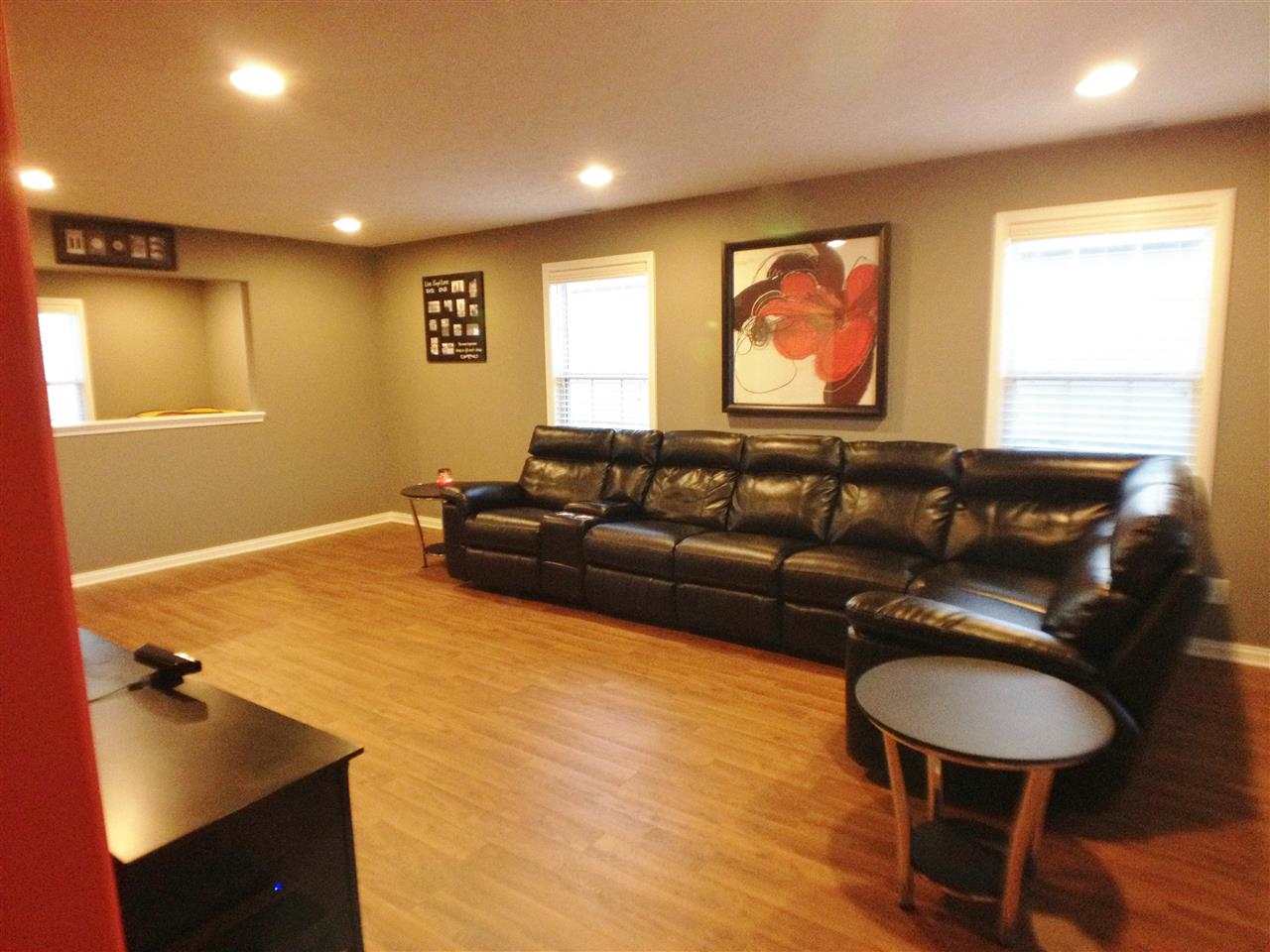 6211 Pavilion Dr, Newburgh, IN 47630 photo 12