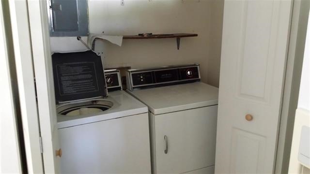 708 Maple St, Bicknell, IN 47512 photo 3