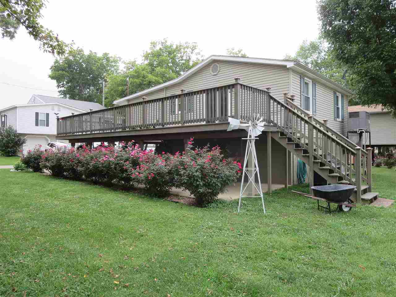 8303 Roth Rd, Evansville, IN 47712 photo 1