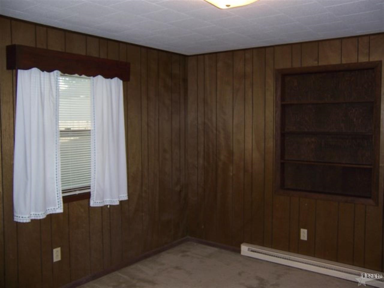 308 S Johnson St, Garrett, IN 46738 photo 5