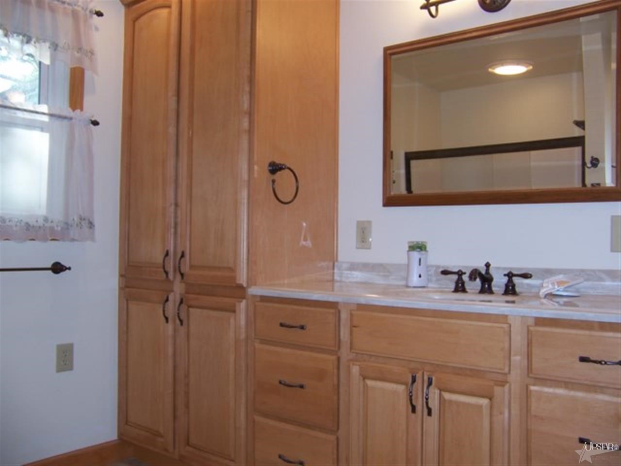 308 S Johnson St, Garrett, IN 46738 photo 6