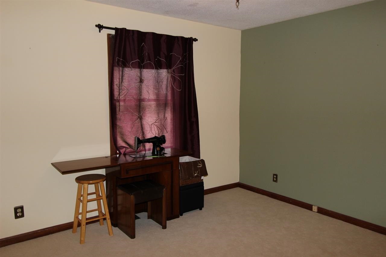 919 W Wortman Rd, Evansville, IN 47725 photo 17