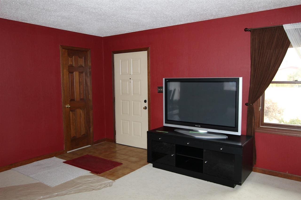 919 W Wortman Rd, Evansville, IN 47725 photo 2