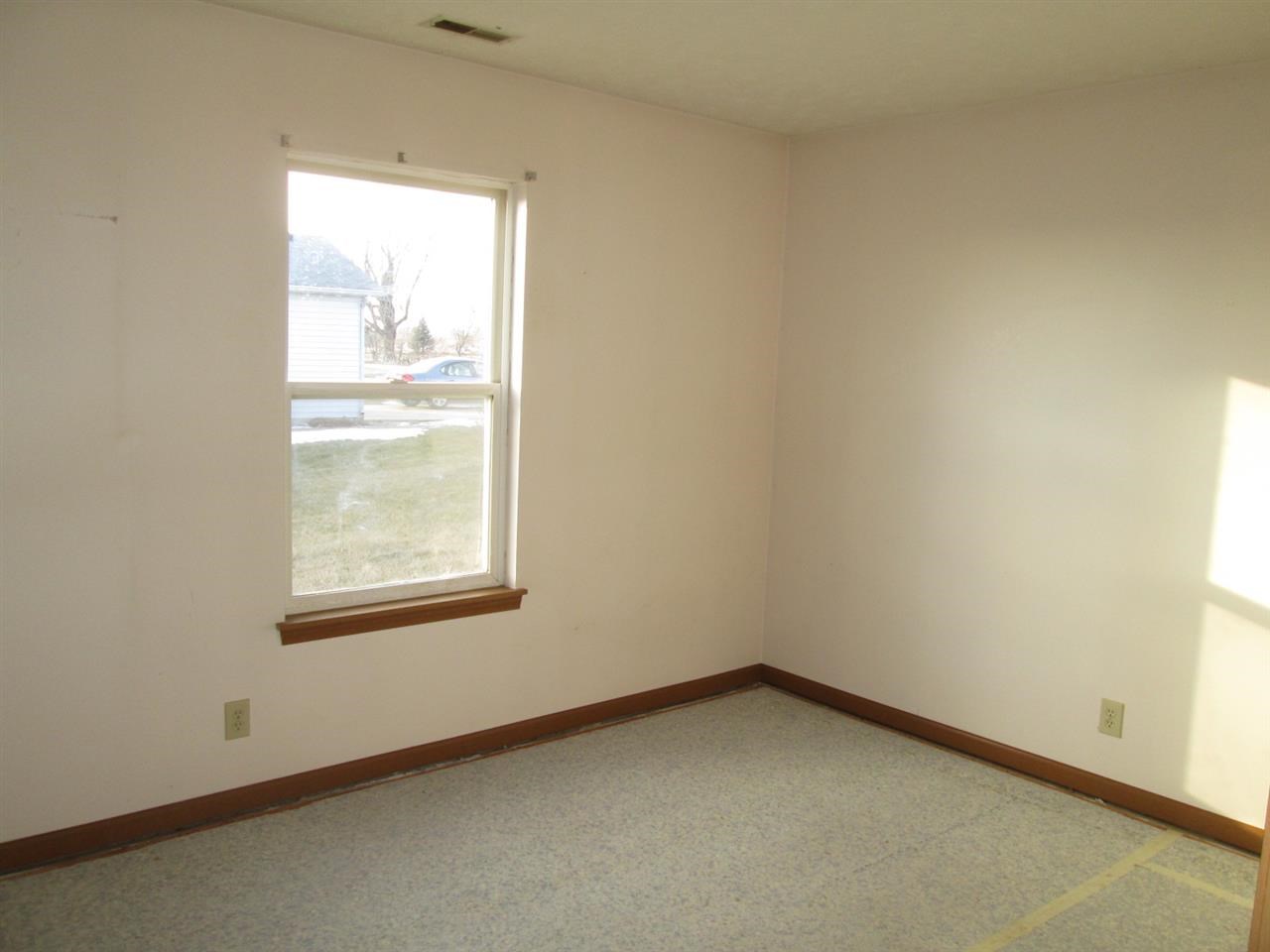 1687 E Kelley Rd, Frankfort, IN 46041 photo 10