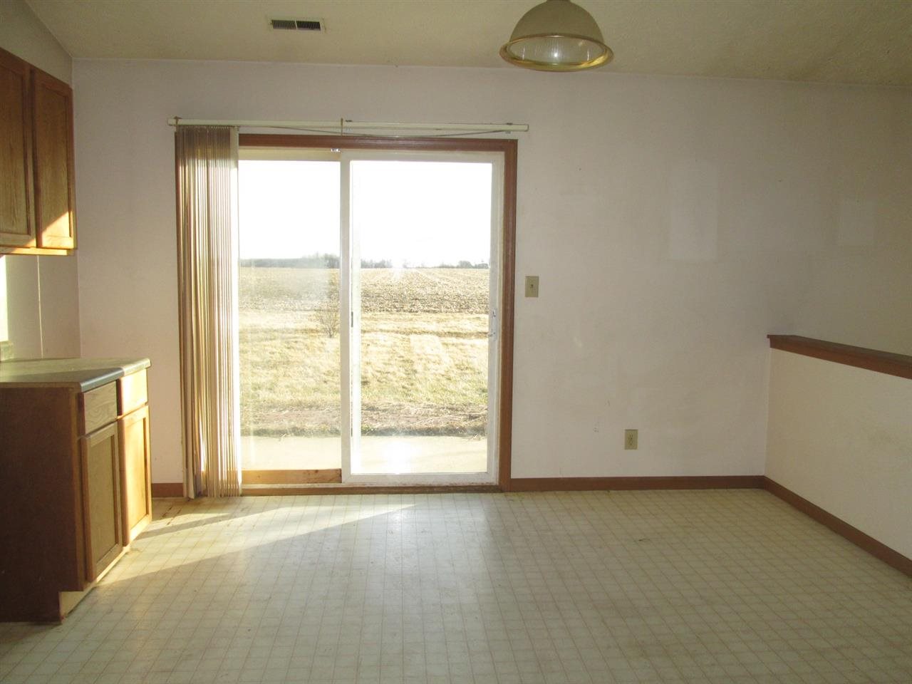 1687 E Kelley Rd, Frankfort, IN 46041 photo 6