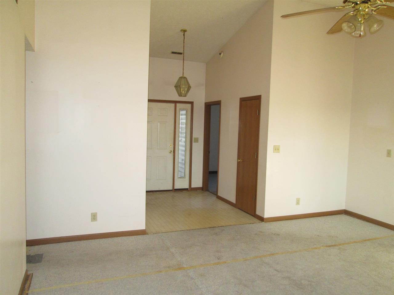 1687 E Kelley Rd, Frankfort, IN 46041 photo 3