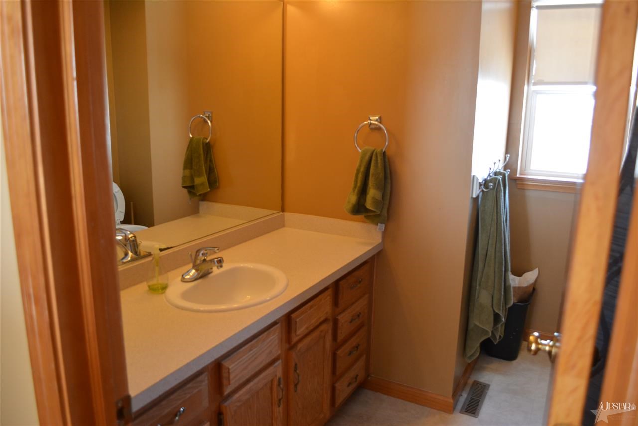 17575 Bentwood Dr, Goshen, IN 46526 photo 16