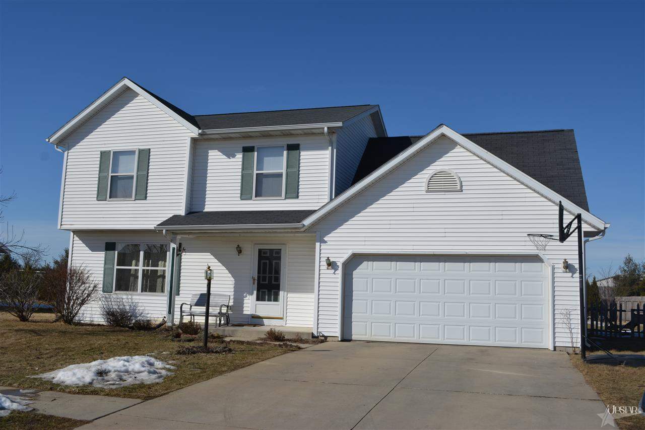 17575 Bentwood Dr, Goshen, IN 46526 photo 1